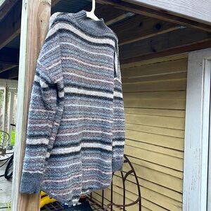 Incredibly soft sweater from American eagle. Size medium